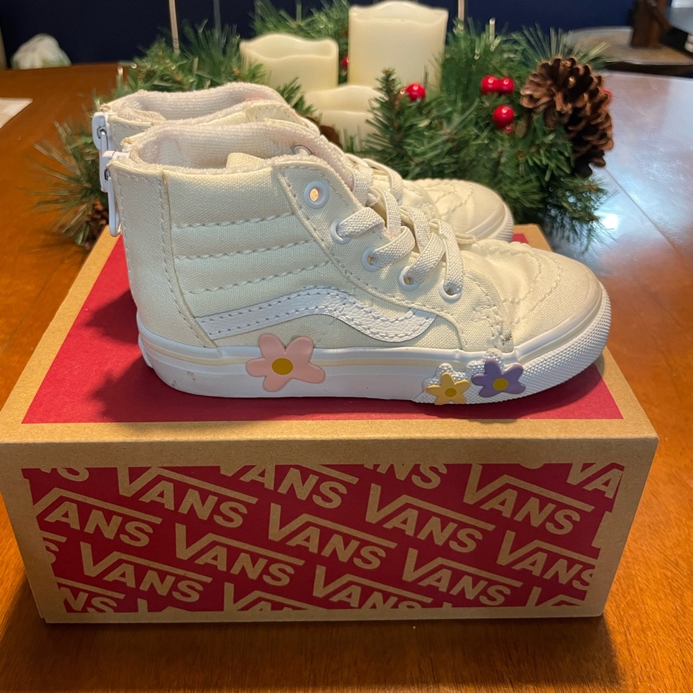 Adorable vans in great condition size 7 🥰